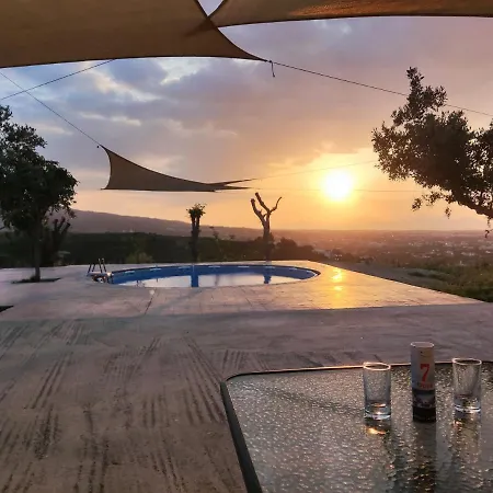 Yiorgos, Amazing Sunset View House アパート